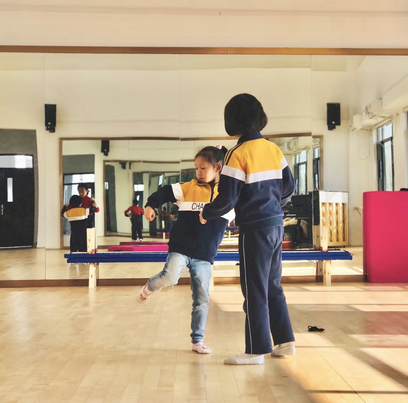 常德市郡德学校-陈若邻-大手牵小手02.jpg